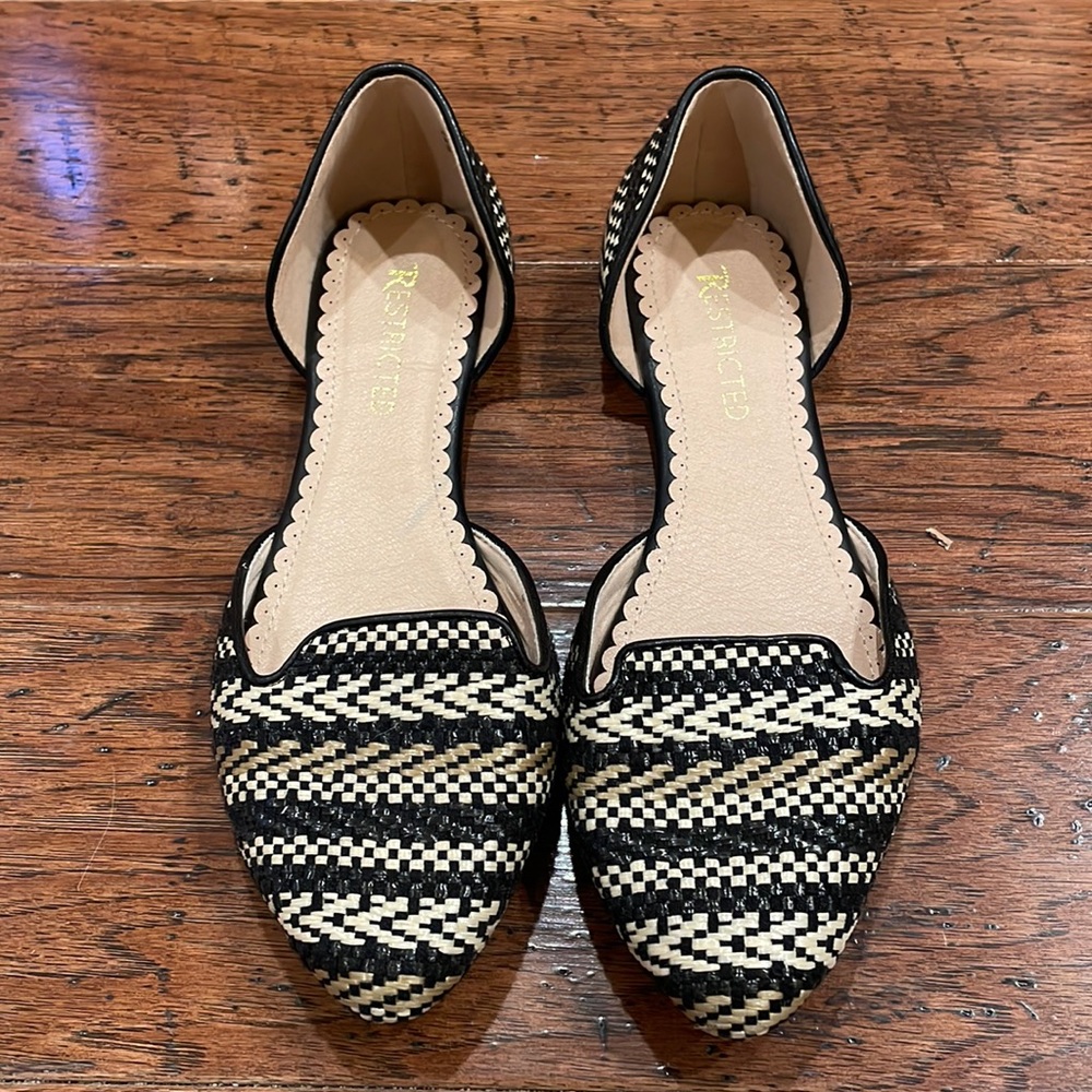 Restricted Black Flats size 8